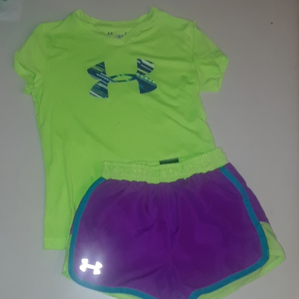 Under Armour Girls shorta and tee Size 6